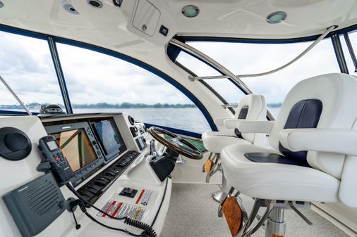 Sea Ray 52 Sedan Bridge image