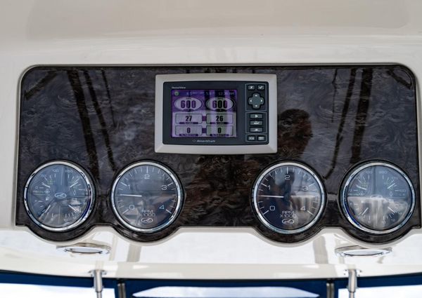 Sea Ray 52 Sedan Bridge image