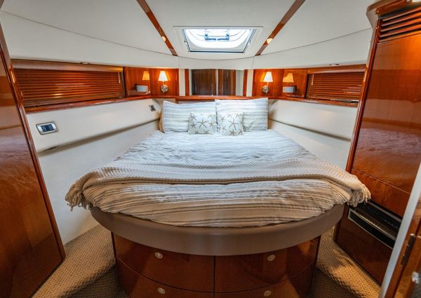 Sea Ray 52 Sedan Bridge image