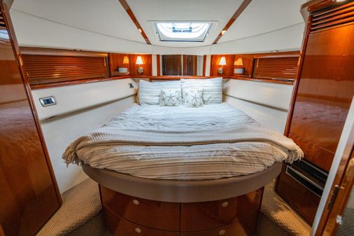 Sea Ray 52 Sedan Bridge image