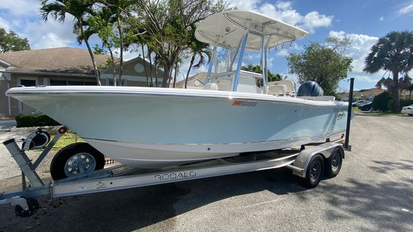 Sea Hunt Ultra 219