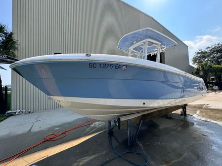 Robalo R242 Explorer image