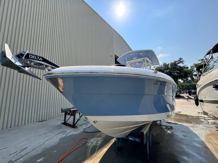 Robalo R242-EXPLORER image