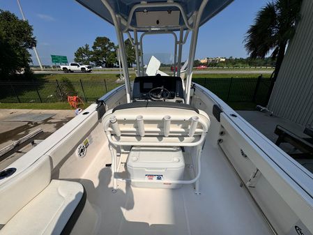 Robalo R242 Explorer image