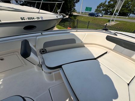 Robalo R242-EXPLORER image