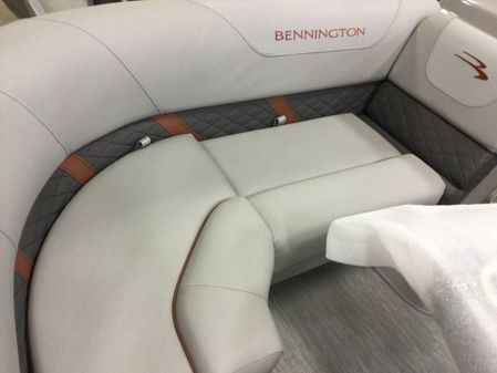 Bennington SX 22 Quad Bench image