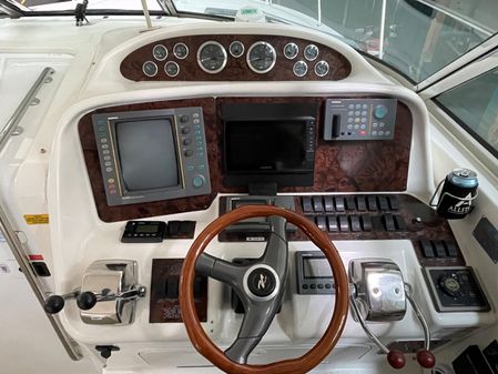Sea Ray 370 Express Cruiser image