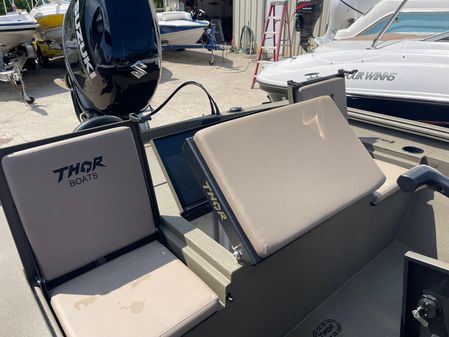 Thor 1900-LAKE-HAMMER-CENTERCONSOLE image