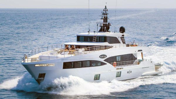 Gulf Craft Majesty 100