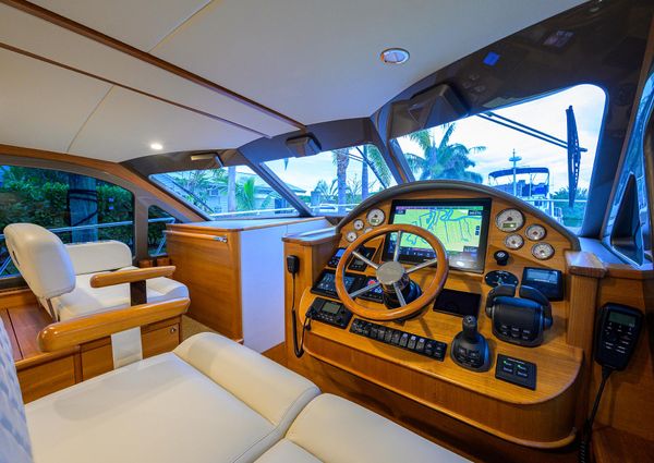Palm Beach Motor Yachts PB50 Flybridge image