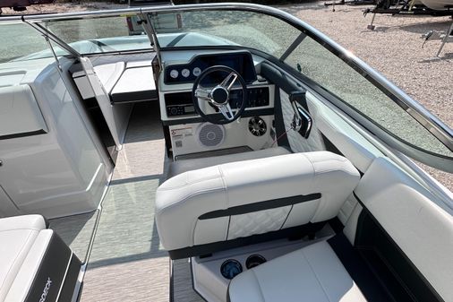 Regal 26-FASDECK image