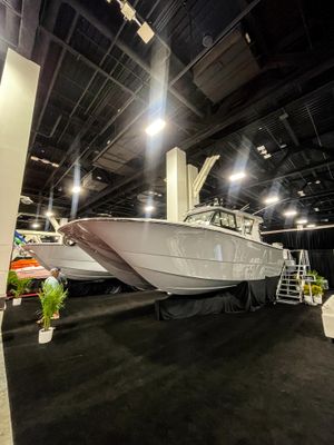 Invincible 46 Pilothouse - main image