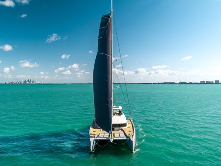 Lagoon SEVENTY 7 image