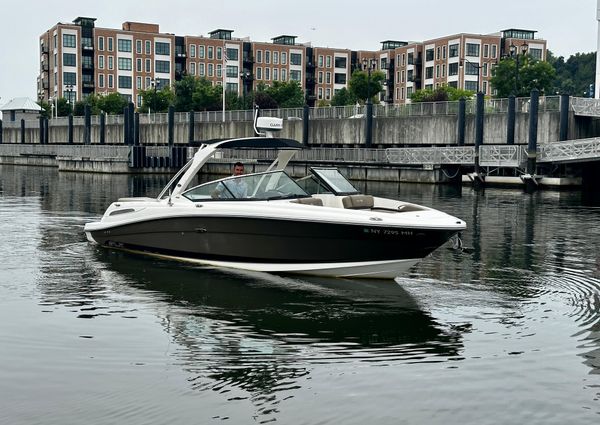 Sea Ray 270 SLX image