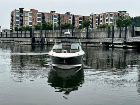 Sea Ray 270 SLX image