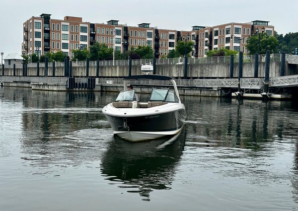 Sea Ray 270 SLX image