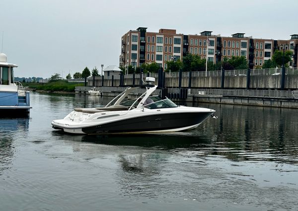 Sea Ray 270 SLX image