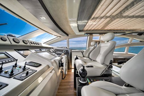 Azimut 103S image