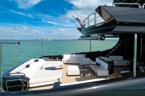 Azimut 103S image