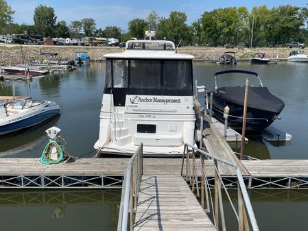 Carver 396 Motor Yacht image