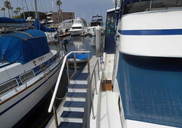 Tollycraft Aft Cabin Cockpit Motor Yacht image