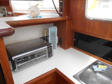 Tollycraft Aft Cabin Cockpit Motor Yacht image