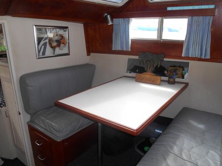 Tollycraft Aft Cabin Cockpit Motor Yacht image