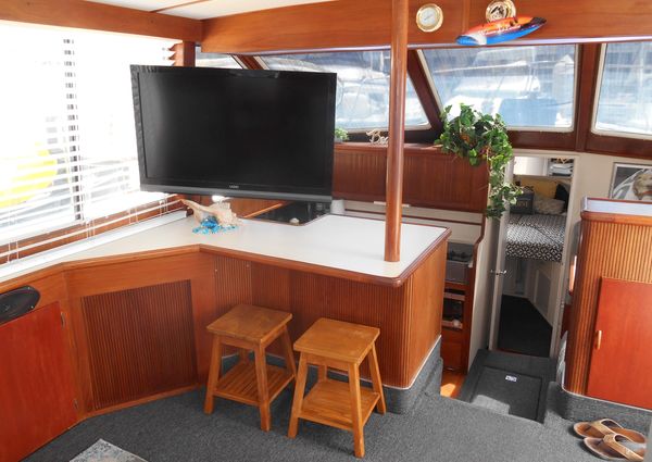 Tollycraft Aft Cabin Cockpit Motor Yacht image