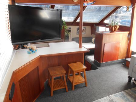 Tollycraft Aft Cabin Cockpit Motor Yacht image