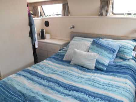 Tollycraft Aft Cabin Cockpit Motor Yacht image