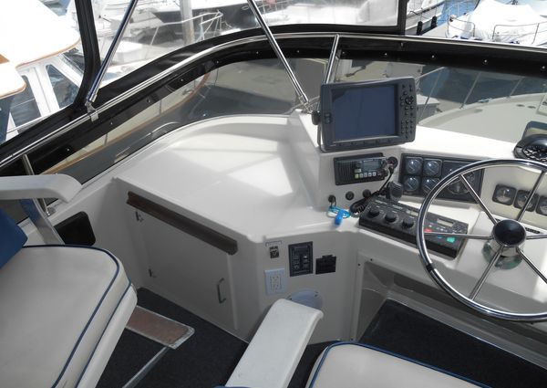 Tollycraft Aft Cabin Cockpit Motor Yacht image