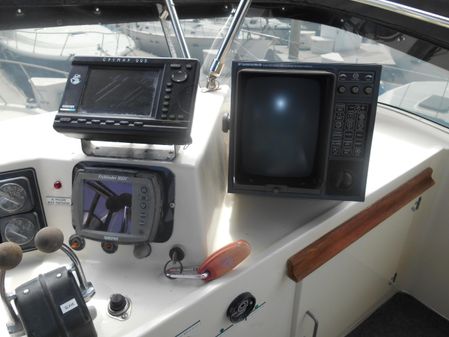 Tollycraft Aft Cabin Cockpit Motor Yacht image