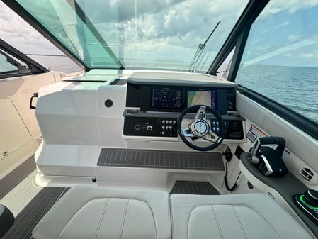 Sea Ray Sundancer 320 OB image