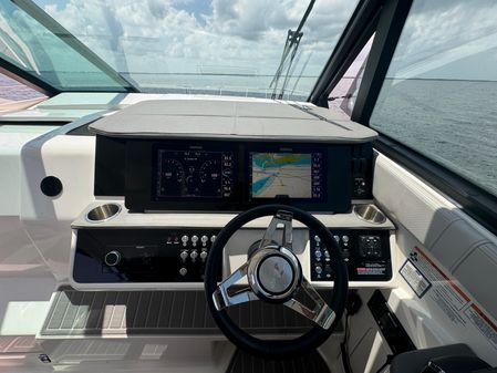 Sea Ray Sundancer 320 OB image