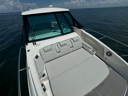 Sea Ray Sundancer 320 OB image