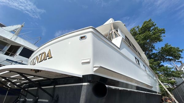 Hatteras Cockpit Motor Yacht 