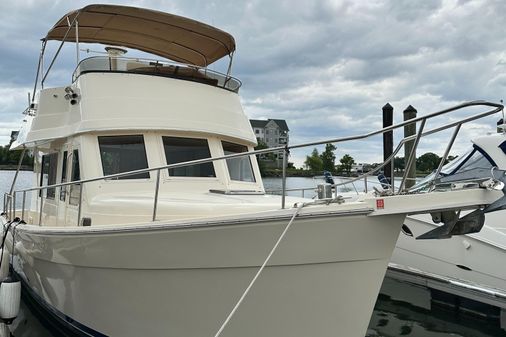 Mainship 34 image