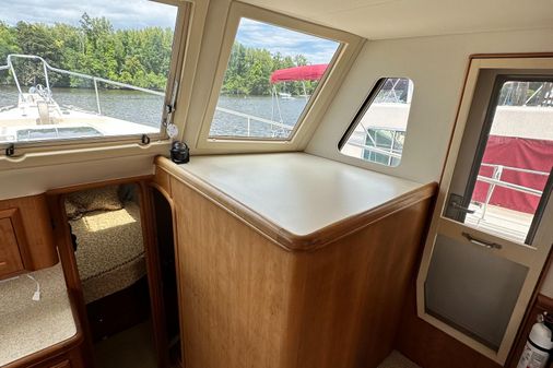 Mainship 34 image