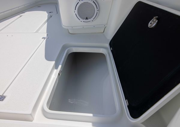 Yellowfin 39 Center Console image