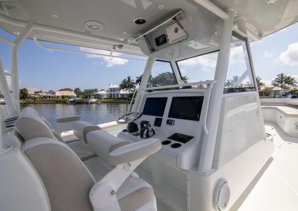 Yellowfin 39 Center Console image