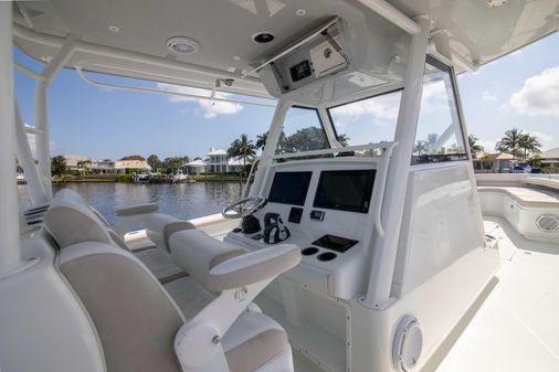 Yellowfin 39 Center Console image