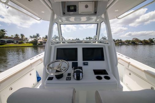 Yellowfin 39 Center Console image