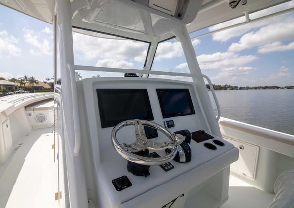 Yellowfin 39 Center Console image