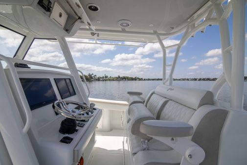 Yellowfin 39 Center Console image