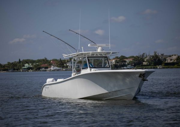 Yellowfin 39 Center Console image