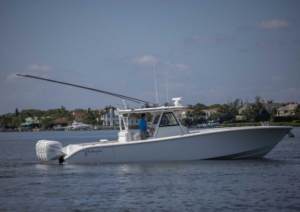 Yellowfin 39 Center Console image