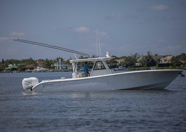 Yellowfin 39 Center Console image