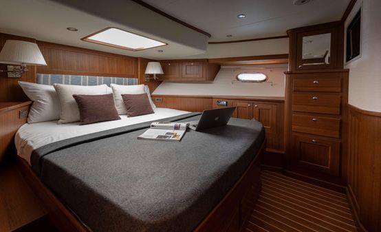 Hunt Yachts Ocean Series 63 image