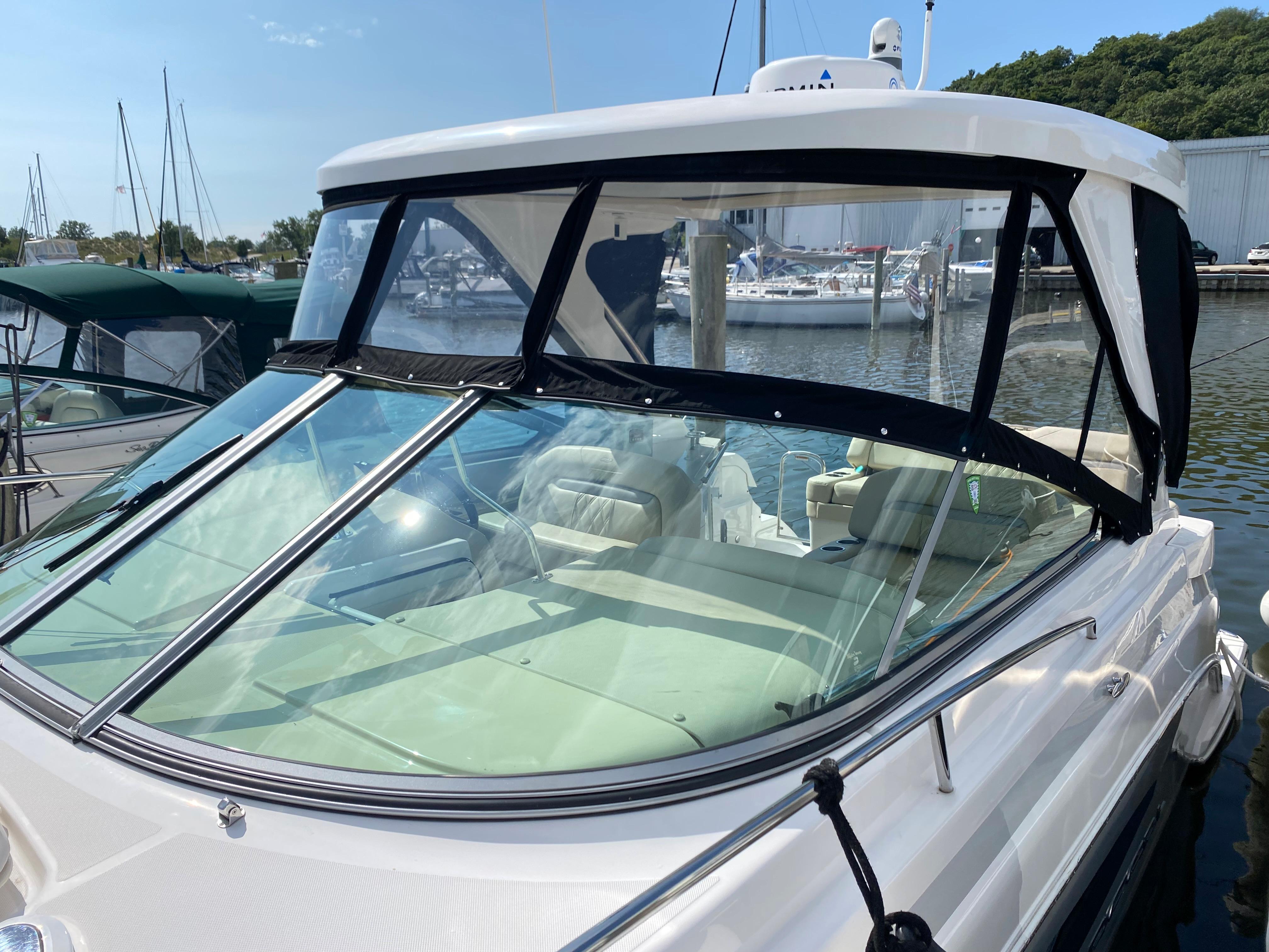 2019 Regal 33 Express Spring Lake, Michigan - Bay Marine Yacht Sales