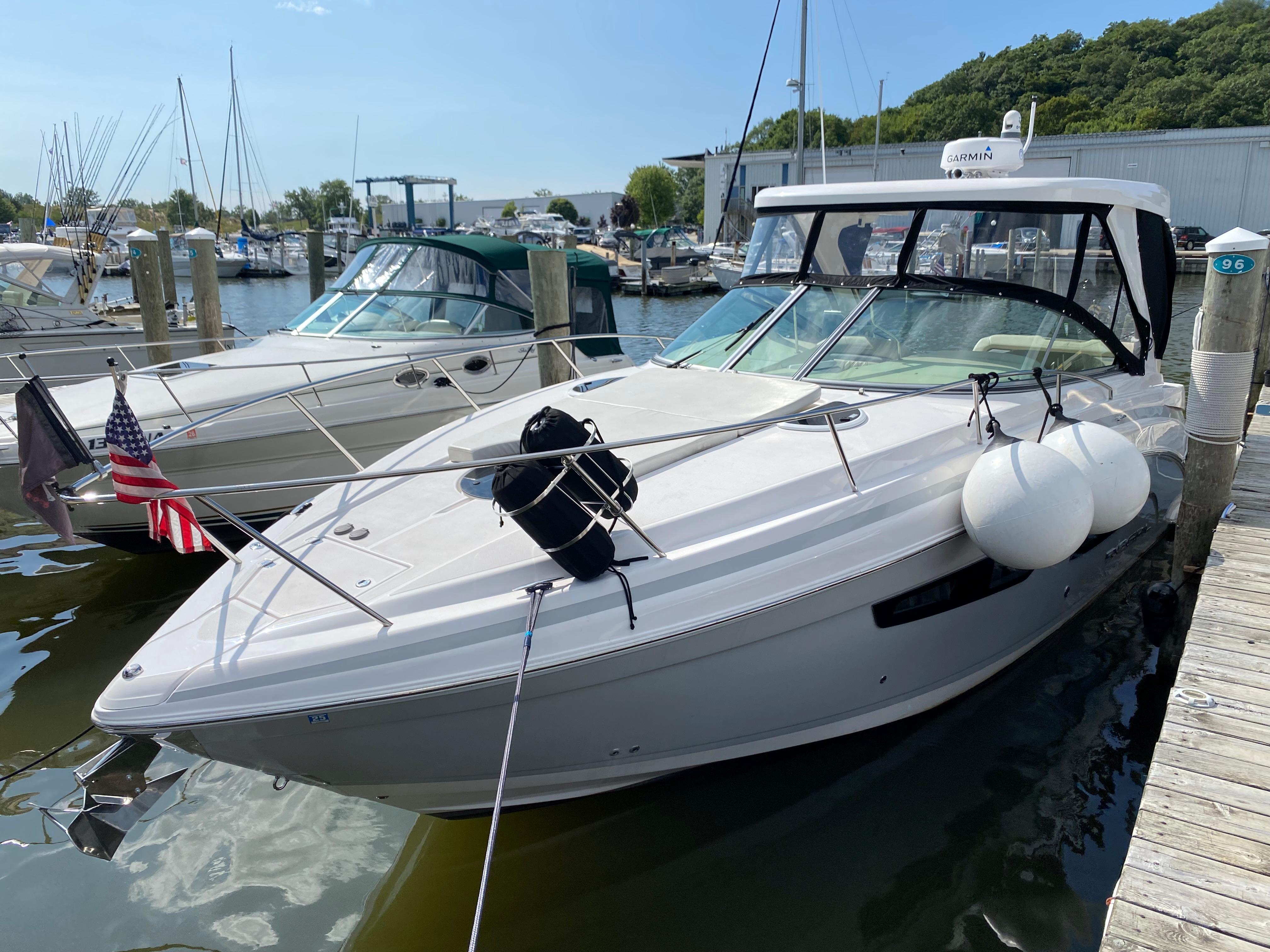 2019 Regal 33 Express Spring Lake, Michigan - Bay Marine Yacht Sales